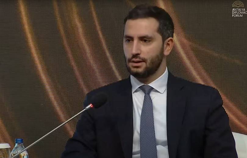 La constitution est une question interne à l&rsquo;Arménie et n&rsquo;a aucun rapport avec la question de la paix affirme Ruben Rubinyan à Hikmet Hajiev