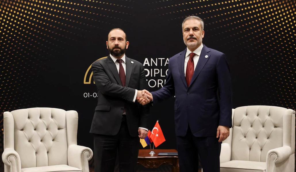 Le processus de normalisation des relations entre l&rsquo;Arménie et la Turquie discuté à Antalya