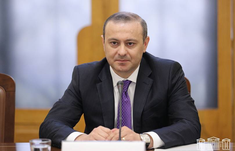 Armen Grigoryan : Lors des attaques contre l&rsquo;Arménie, la Russie n&rsquo;a pas livré les armes achetées et nous avons commencé à chercher de nouveaux partenaires