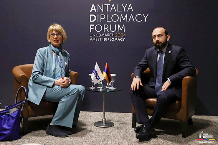 Mirzoyan a discuté avec le secrétaire général de l&rsquo;OSCE de la normalisation des relations entre l&rsquo;Arménie et l&rsquo;Azerbaïdjan