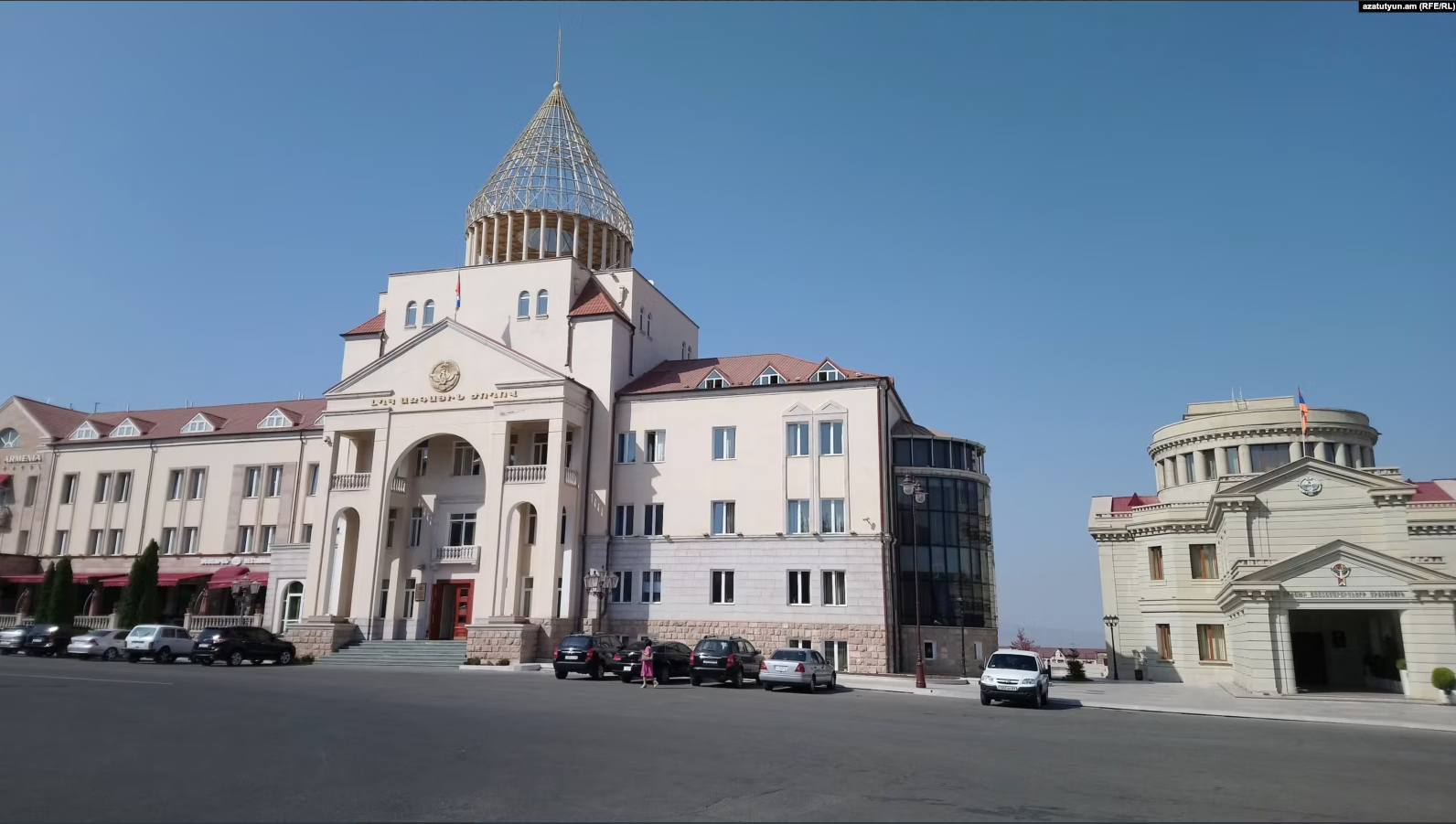 L&rsquo;Azerbaïdjan démolit un bâtiment clé du Karabakh