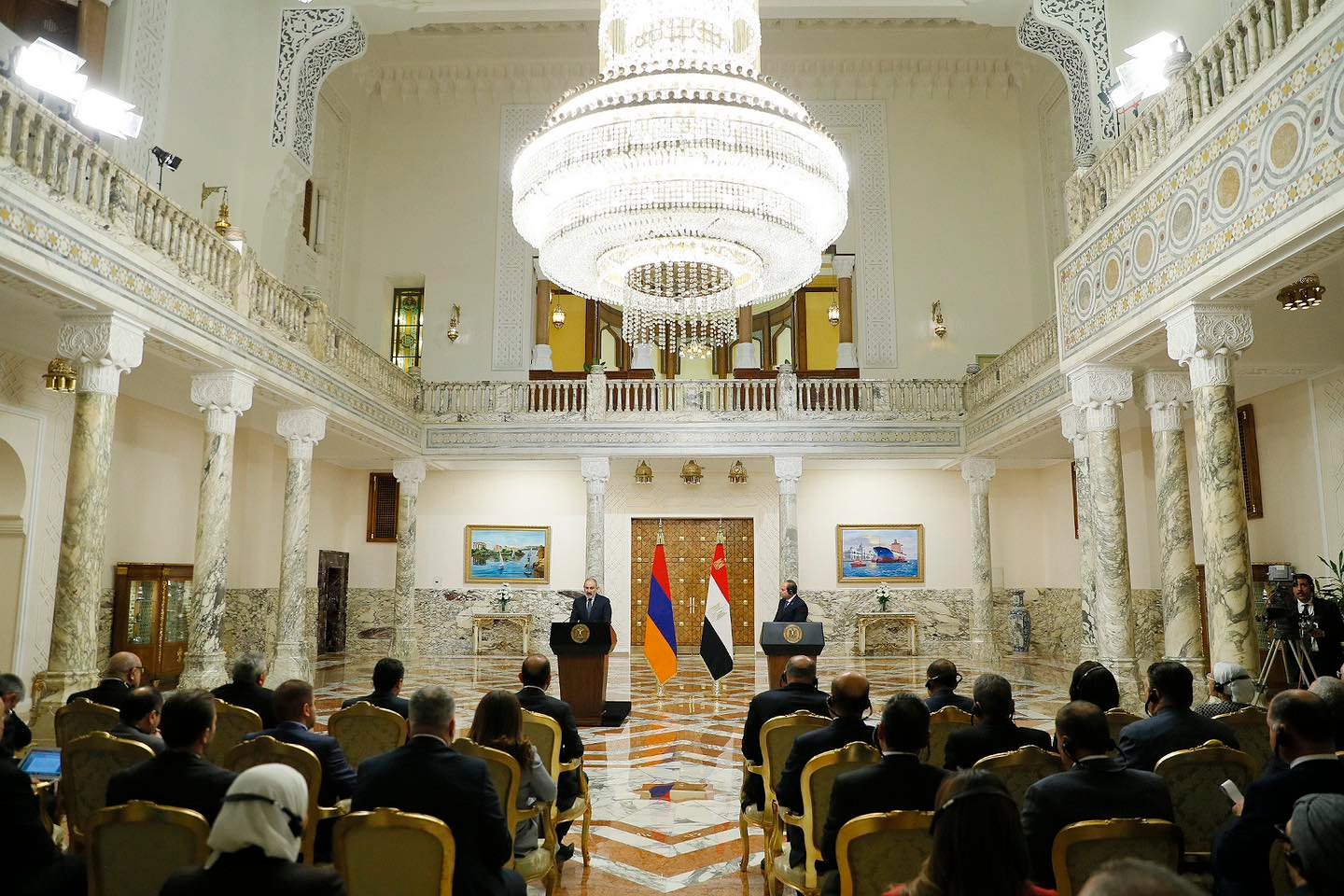 L&rsquo;Égypte soutiendra toute initiative visant à établir la paix dans le Sud-Caucase affirme Abdel Fattah al-Sissi recevant le Premier ministre arménien