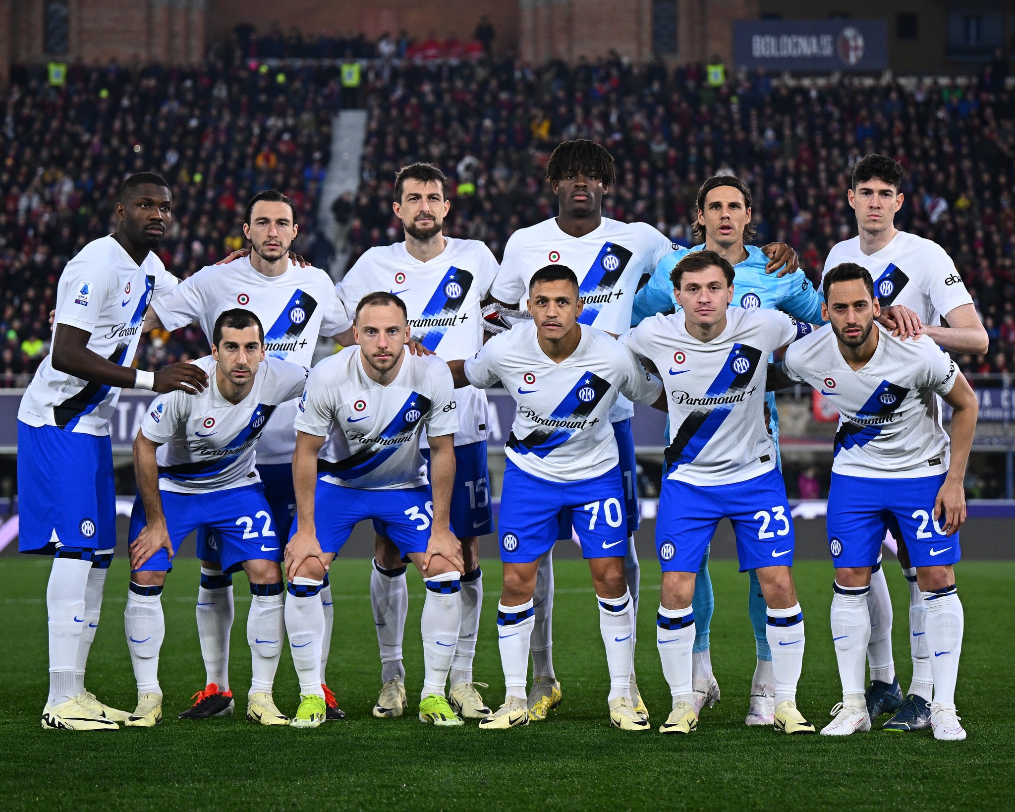 L’Inter Milan avec Henrikh Mkhitaryan l’ex-capitaine de l’équipe d’Arménie s’impose 1-0 face à Bologne caracole en tête du championnat d’Italie avec 18 points d&rsquo;avance sur Juventus