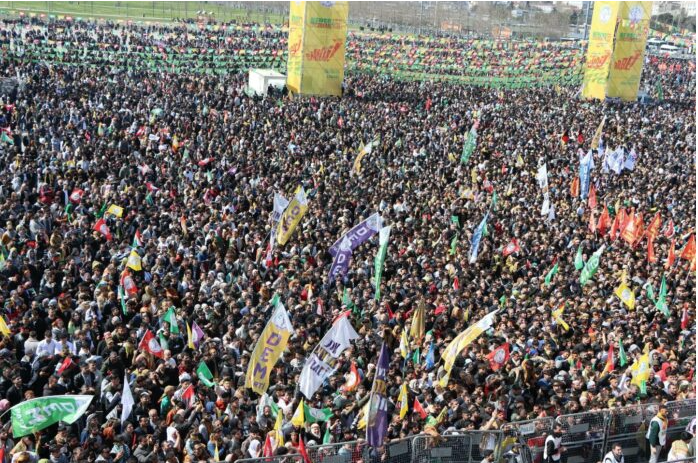 Les célébrations du Newroz à Istanbul et Wan marquées par des appels à l’unité et à la liberté