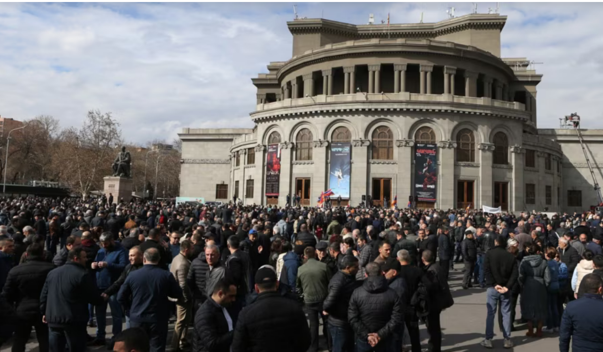 Rassemblement des réfugiés du Karabakh à Erevan