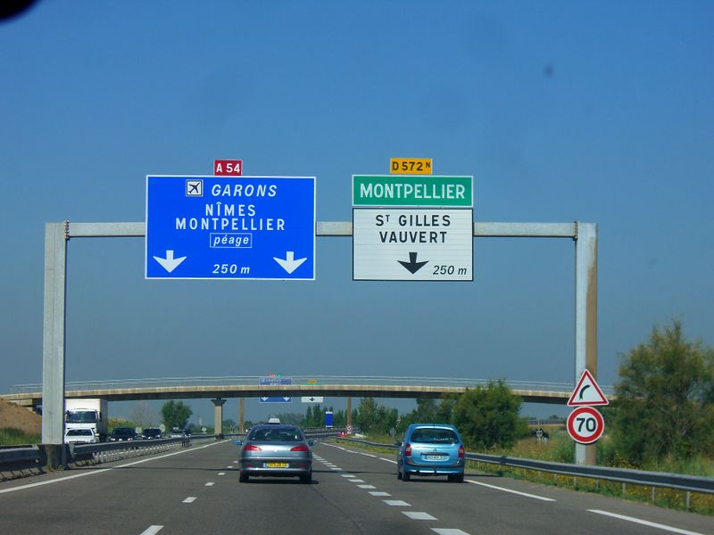 Les douanes saisissent 10,4 tonnes de cigarettes de contrebande sur l&rsquo;A9  près de Nîmes