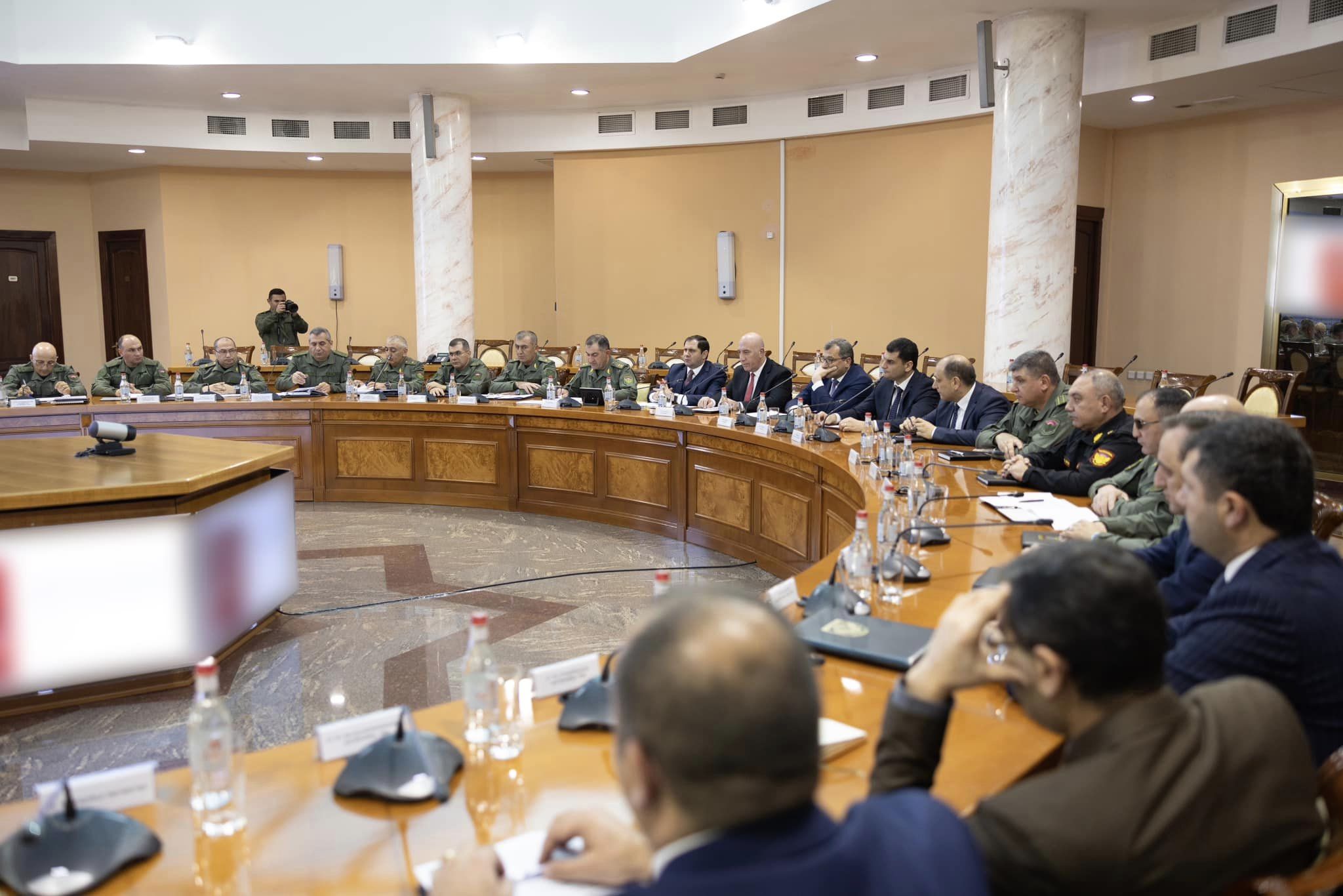 Au ministère arménien de la Défense des discussions ont porté sur le réarmement de l’Arménie