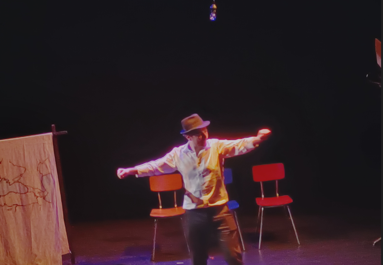 Xavier Kutalian éblouissant dans son seul en scène « L&rsquo;Arche et le Château »