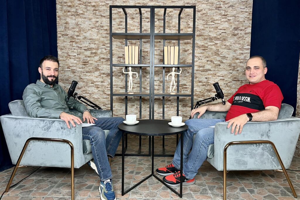 Mise en détention de deux animateurs de podcast accusé d&rsquo;avoir insulté Pashinyan