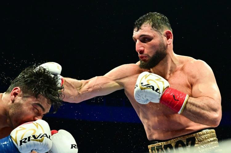 Arsen Goulamirian promet de vite revenir sur le ring après la perte de sa ceinture mondiale WBA des lourds-légers