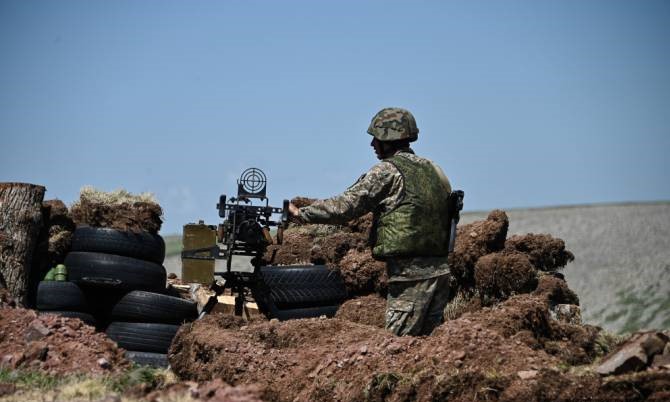 Les unités des Forces armées azerbaïdjanaises ont ouvert le feu avec des armes légères en direction de Chinari et de Vérin Shorja affirme Erévan