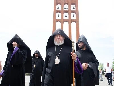 Sainte-Etchmiadzine : Il serait approprié que le chef spirituel de l&rsquo;Azerbaïdjan prenne des mesures pour mettre fin aux actions génocidaires