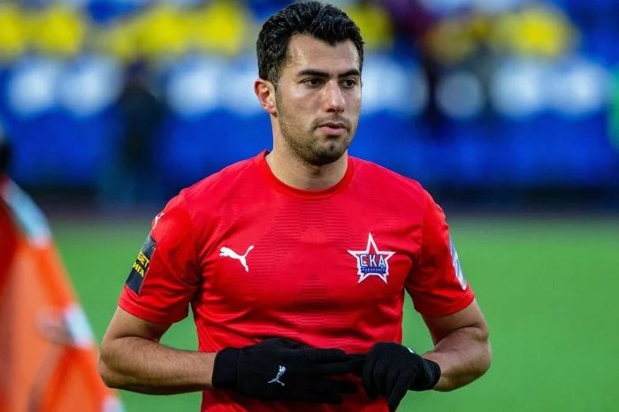 Artyom Simonyan a exhorté les fans Arméniens à ne pas critiquer Arsen Zakharyan pour son refus de jouer en sélection d’Arménie