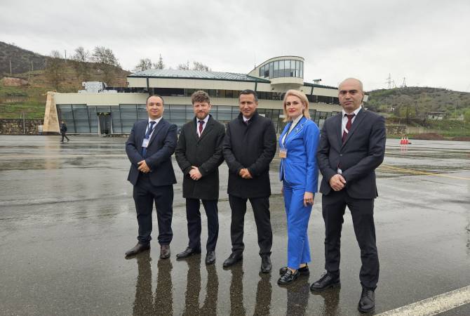 L&rsquo;ambassadeur de France en Arménie a discuté de la situation sécuritaire avec le gouverneur de Syunik et a visité l&rsquo;aéroport de Kapan