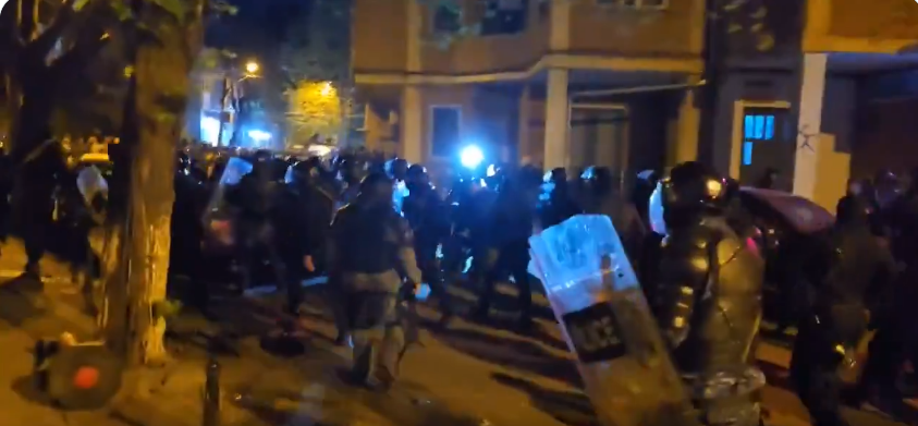 Manifestations contre l’examen d’un texte sur les « agents de l’étranger »