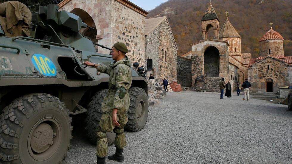 Les médias azerbaïdjanais rapportent le début du processus de retrait des troupes russes de maintien de la paix du Haut-Karabagh dont à Dadivank