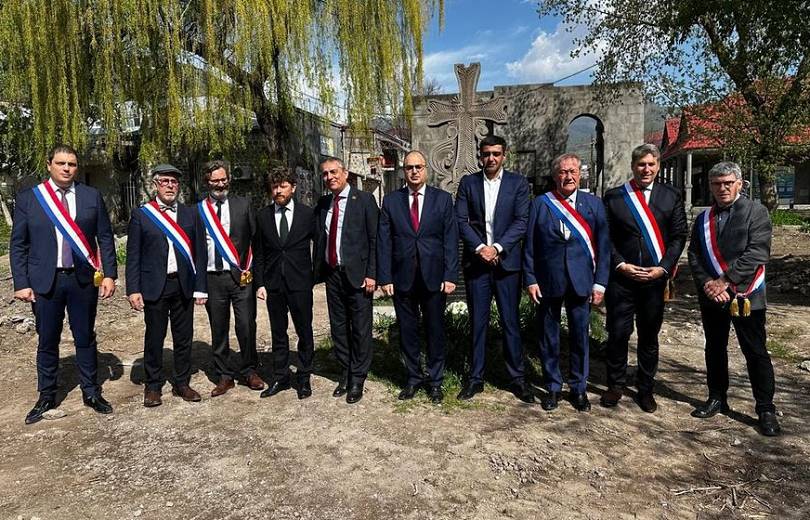 La visite de la délégation conduite par le président du groupe d&rsquo;amitié France-Arménie du Sénat, a débuté par Goris (Syunik)