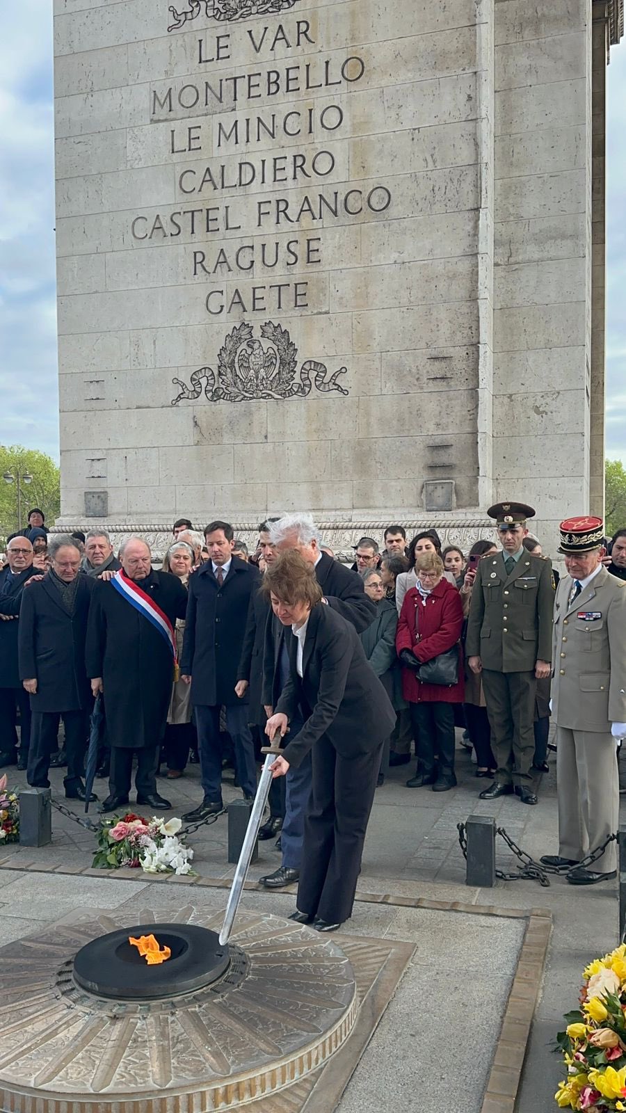 Très émue et honorée de raviver la flamme