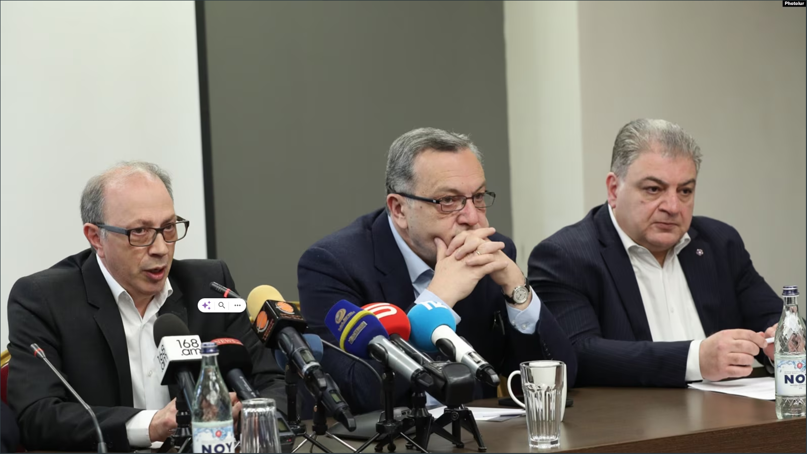 D&rsquo;anciens diplomates critiquent la politique étrangère de Pashinian