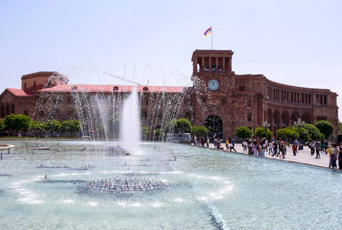 Les fontaines de la capitale arménienne sont remises en activité après la trêve hivernale