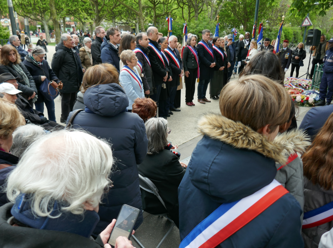 Cérémonie à Asnières