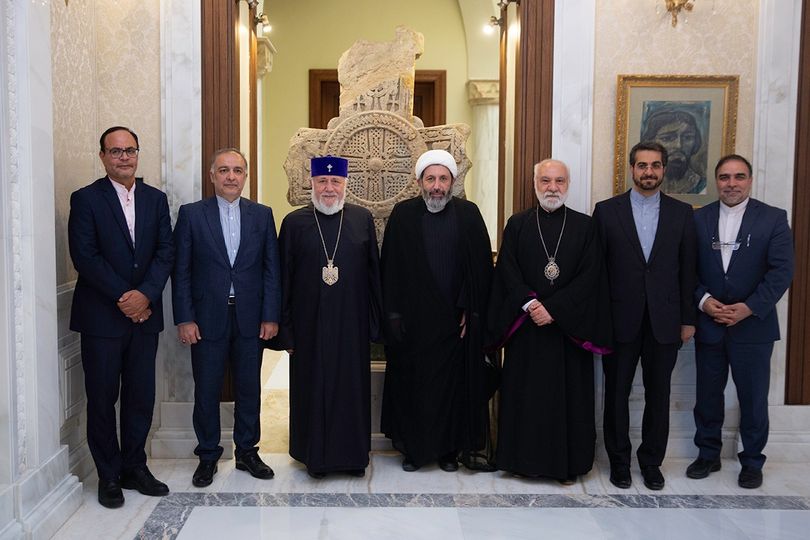 Le Catholicos Karékine II a reçu à Sainte- Étchmiadzine le responsable de l&rsquo;Organisation islamique d&rsquo;Iran pour la culture et la communication