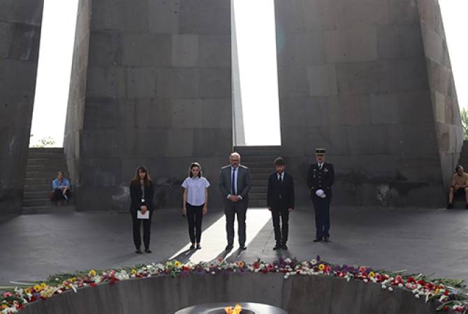 Ronan le Glais, membre du Sénat français, s&rsquo;est rendu à Tsitsernakaberd