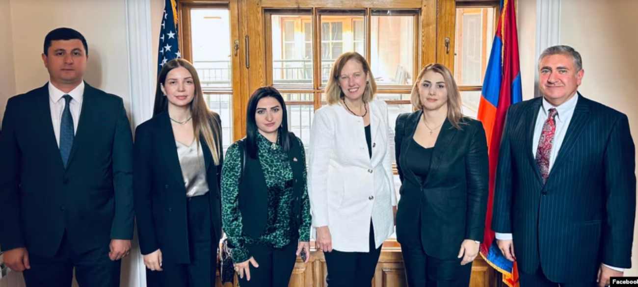 L&rsquo;ambassadrice américaine rencontre des députés de l&rsquo;opposition