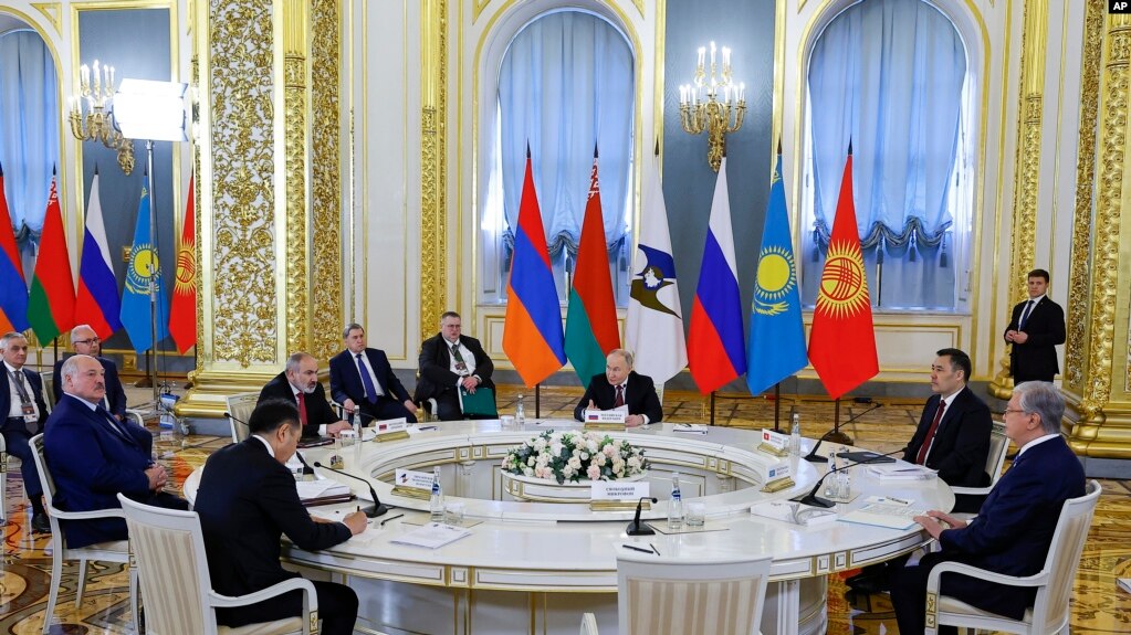 N. Pachinian préside le sommet de l&rsquo;Union eurasienne