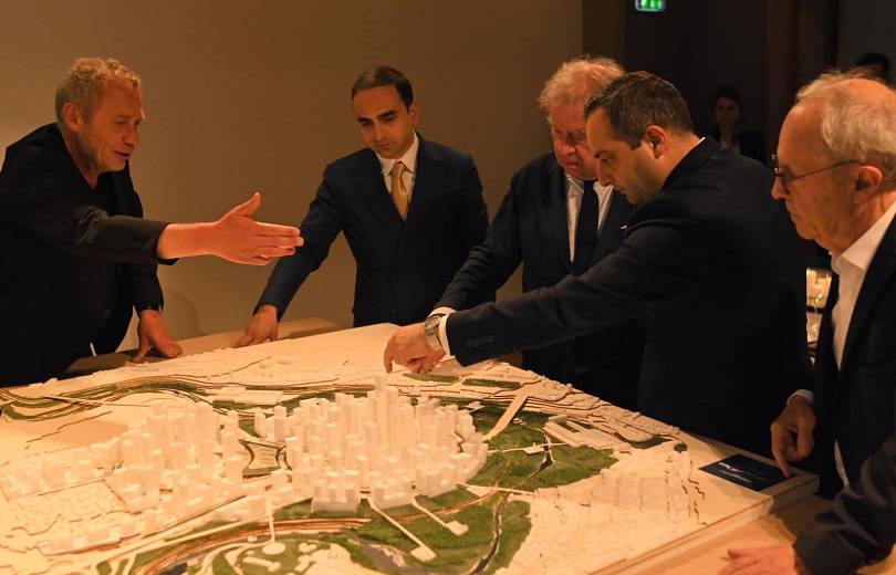 Deux projets d&rsquo;aspect final du complexe « Cascade » sont en discussion, il est envisagé de faire de Noragiugh le nouveau centre d&rsquo;Erevan