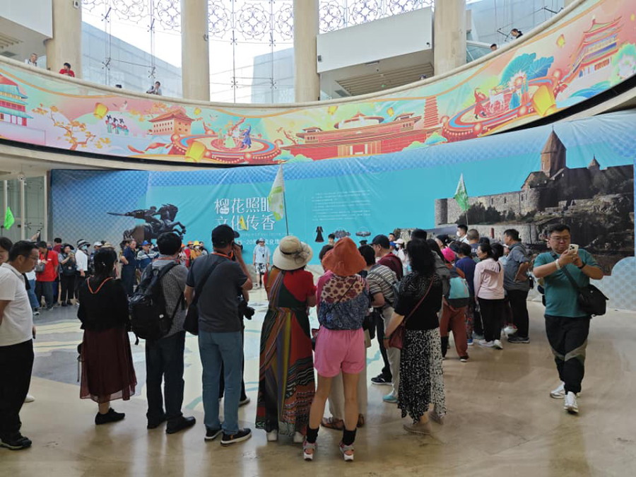 Exposition « Grenadiers en fleurs du pays de Noé » en Chine