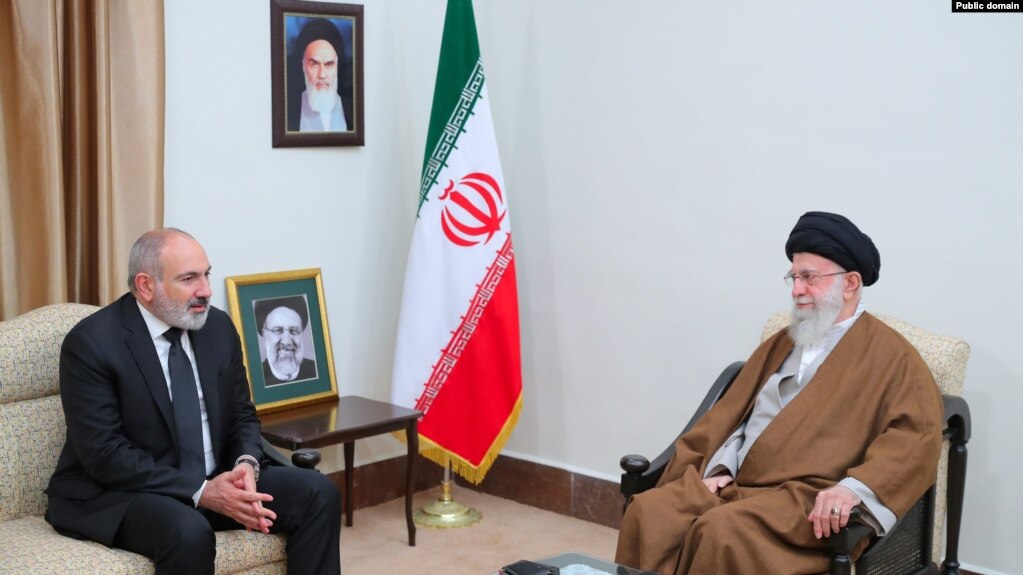 N. Pachinian assiste aux funérailles du président iranien