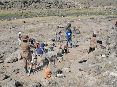 En Arménie, une équipe arméno-japonaise d’archéologues a découvert l&rsquo;une des premières colonies d&rsquo;éleveurs de bétail il y a plus de 10 000 ans sur le site de Lernagog