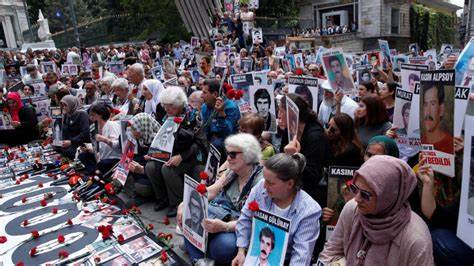 Les « Mères du samedi » marquent leur 1000ème semaine de veillée à  Istanbul
