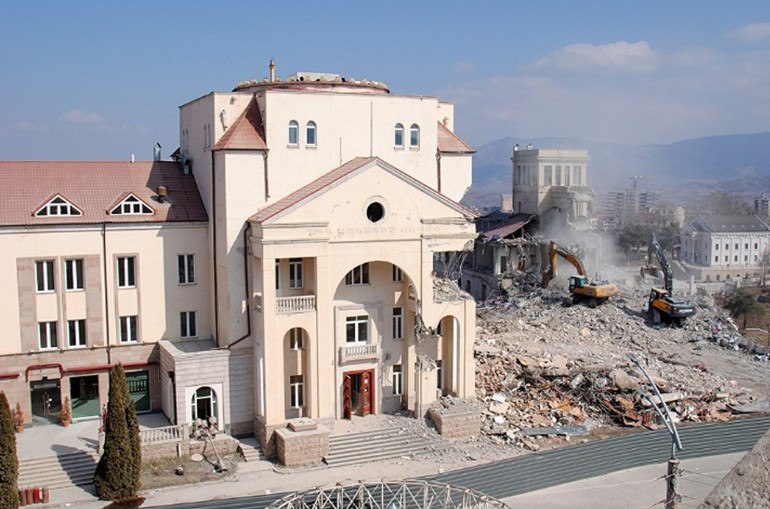 Bakou détruit le patrimoine arménien du Karabakh au bulldozer indique EurasieNet