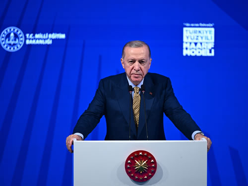 Erdogan propose un programme scolaire vantant famille et morale