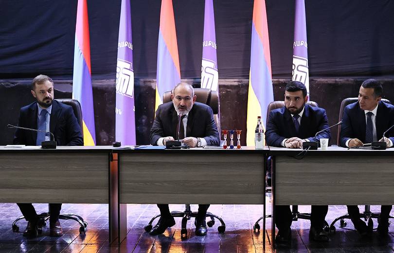 Une réunion du groupe d&rsquo;initiative « Contrat civil » a eu lieu à Kapan, le Premier ministre arménien a prononcé un discours