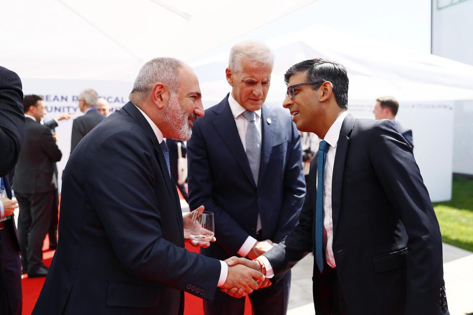 J&rsquo;insiste sur le soutien du Royaume-Uni aux réformes en cours en Arménie a indiqué Nikol Pachinian dans un message de félicitations envoyé à Rishi Sunak