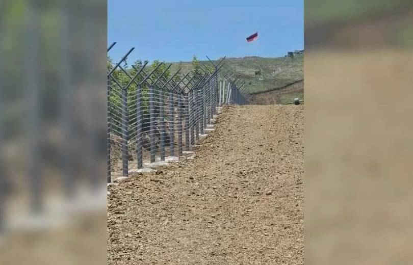 Des clôtures barbelées sont construites dans des zones frontalières de la région de Tavouch au nord-est de l’Arménie