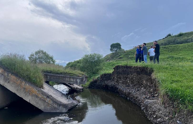 L&rsquo;UE a envoyé 3 experts en Arménie pour aider à évaluer les dommages aux infrastructures causés par les inondations dans les régions de Lori et Tavouch