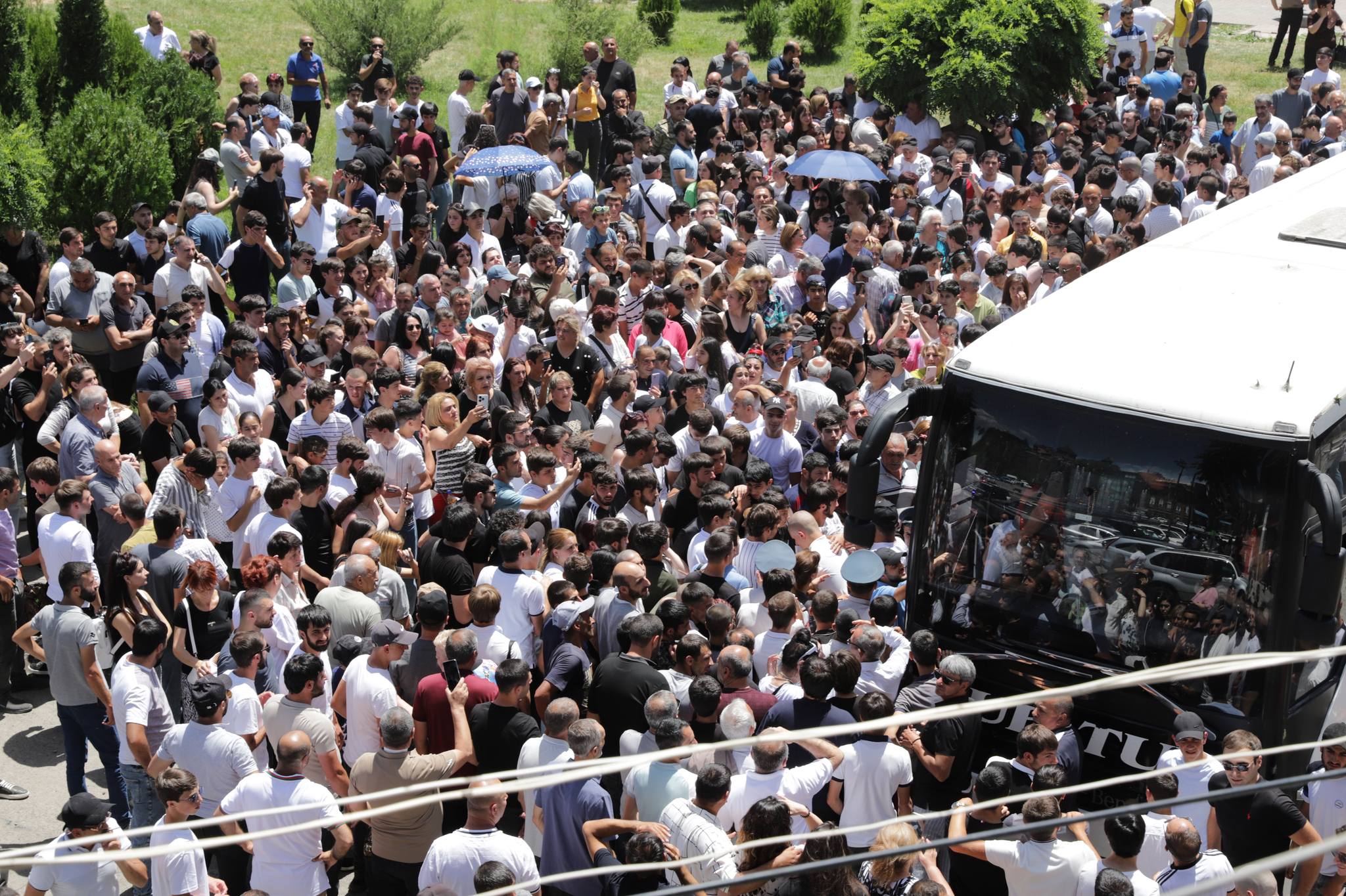 La conscription d&rsquo;été a été lancée à Gumri, la deuxième ville d’Arménie où ses soldats sont en liesse pour défendre la patrie