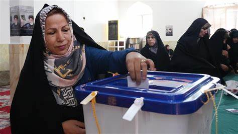 Élections : légère avance pour le député réformiste Masud Pezeshkian