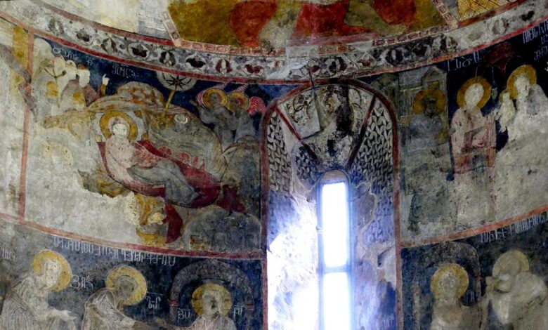 L’humidité dégrade les fresques, jouaux du patrimoine arménien datant du Xe siècle du monastère de Haghpat inscrit au patrimoine mondial de l’UNESCO