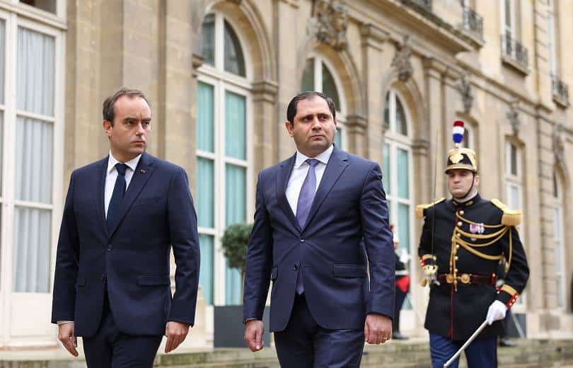 L’Azerbaïdjan intensifie le conflit avec la France sur fond d’armement de l’Arménie par Paris affirme la chaîne d’informations Bloomberg