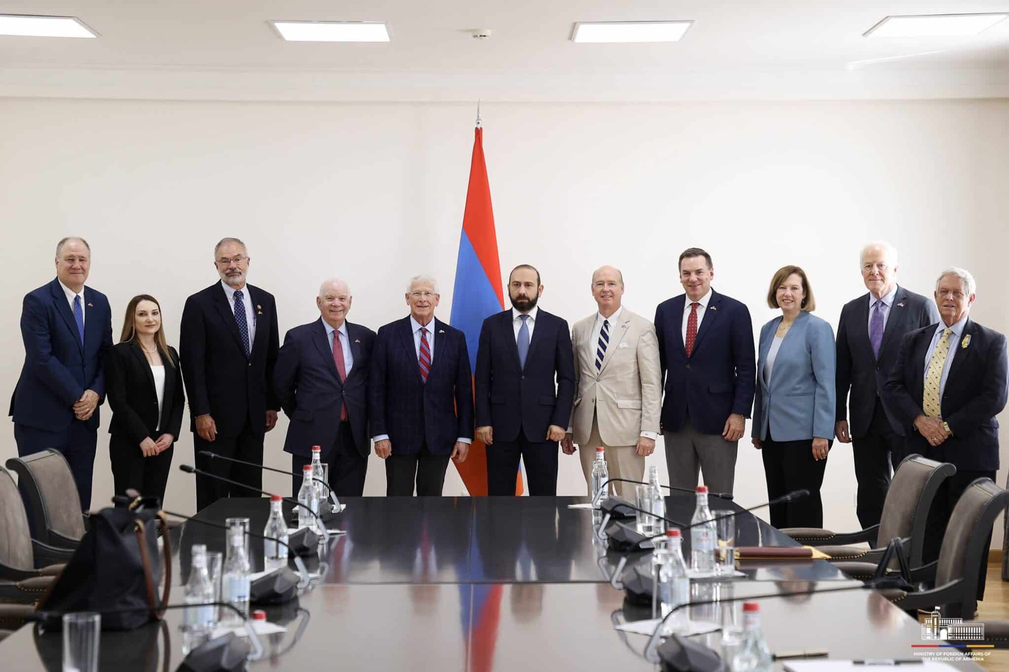 Le ministre des Affaires étrangères d&rsquo;Arménie et les membres du Congrès américain ont discuté à Yerevan des questions liées au développement régional