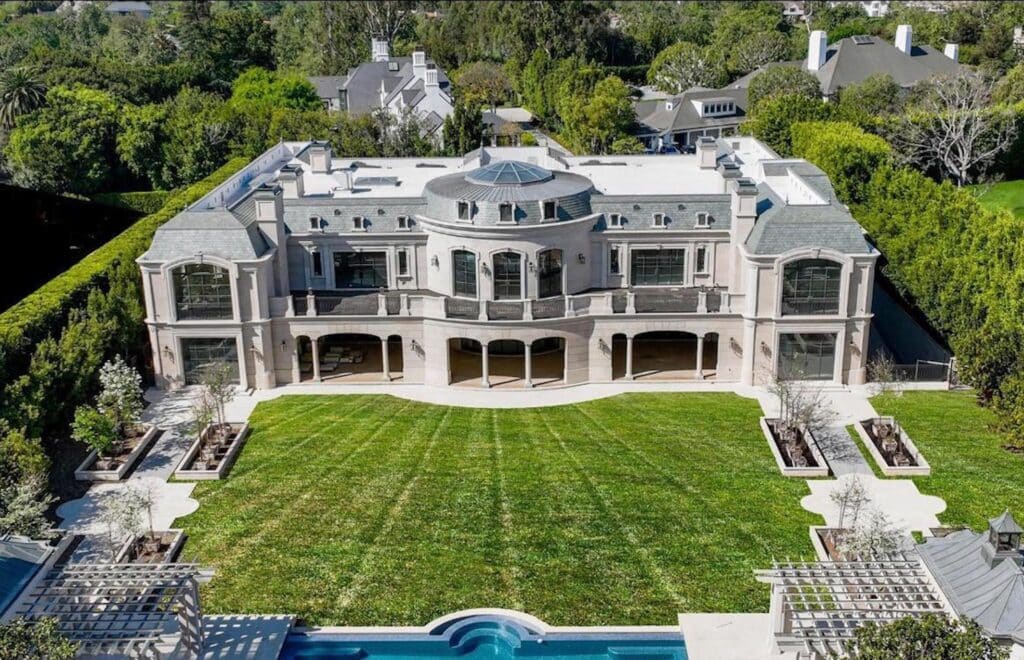 Un tribunal américain saisit le manoir de la famille de l&rsquo;ancien ministre arménien des finances à Los Angeles