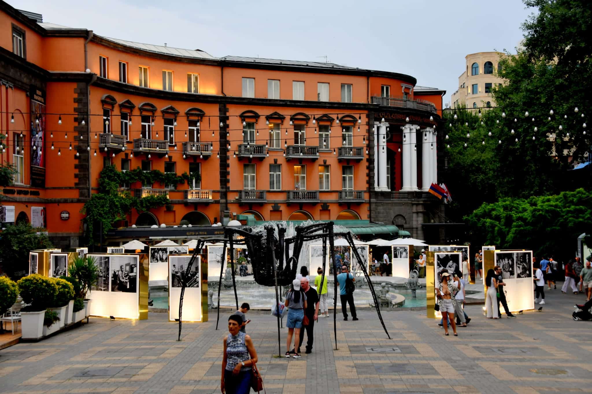 Expo Aznavour par Kasparian