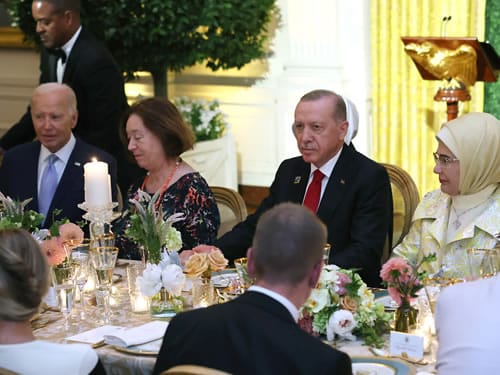 Erdogan : « La perspective d&rsquo;un conflit direct entre l&rsquo;Otan et la Russie est préoccupante »