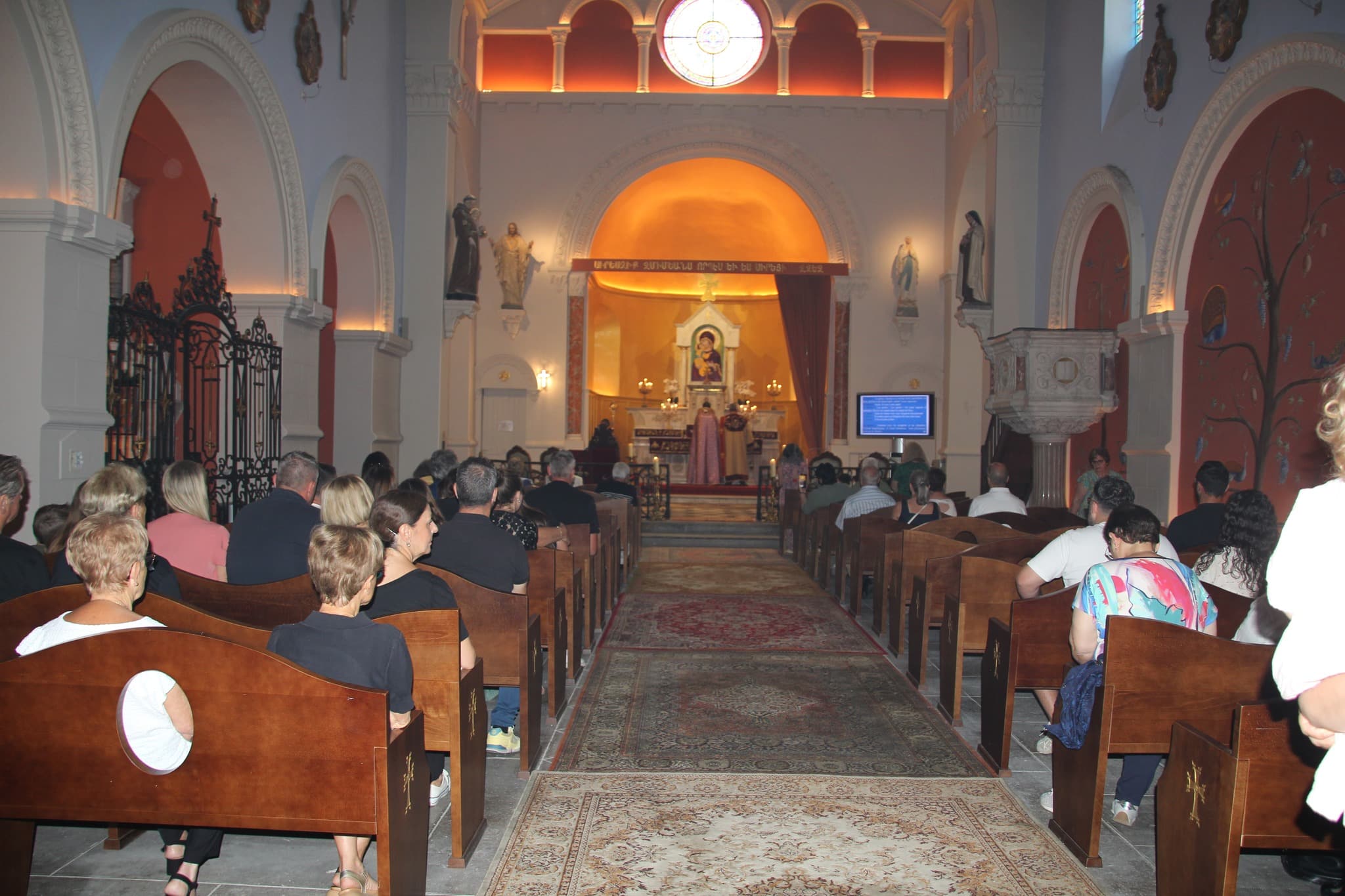 Messe à l&rsquo;église apostolique arménienne Saint-Nicolas de Romans, dimanche 14 juillet