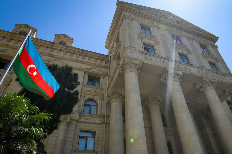 La décision de l&rsquo;UE d&rsquo;envoyer une aide militaire à l’Arménie est une mesure peu judicieuse et dangereuse, elle sert à intensifier les tensions dans les relations l’Arménie affirme Bakou
